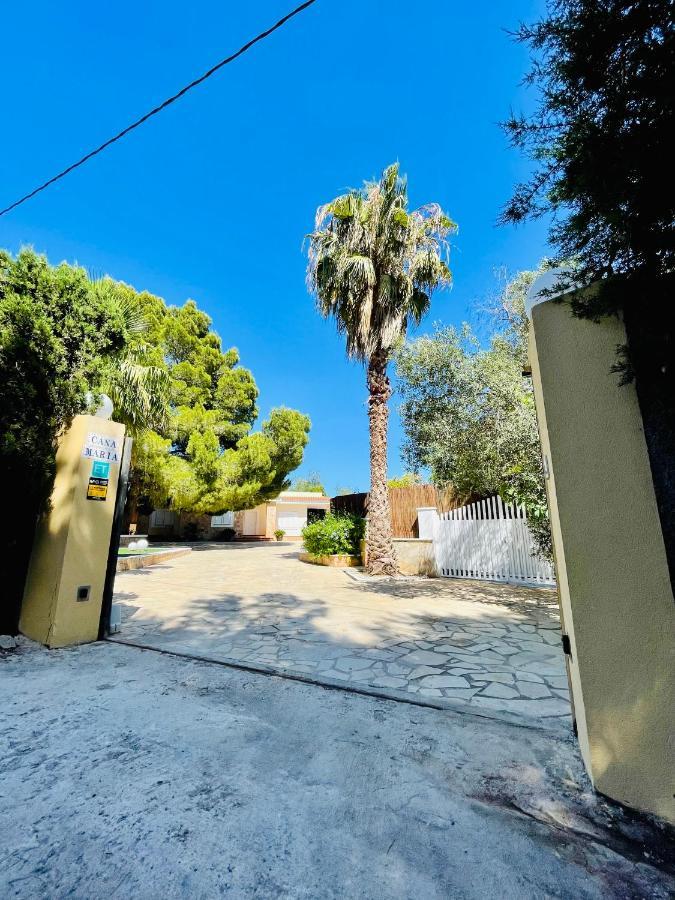 Villa Con Piscina Gigante Sant Francesc de s'Estany Exterior photo